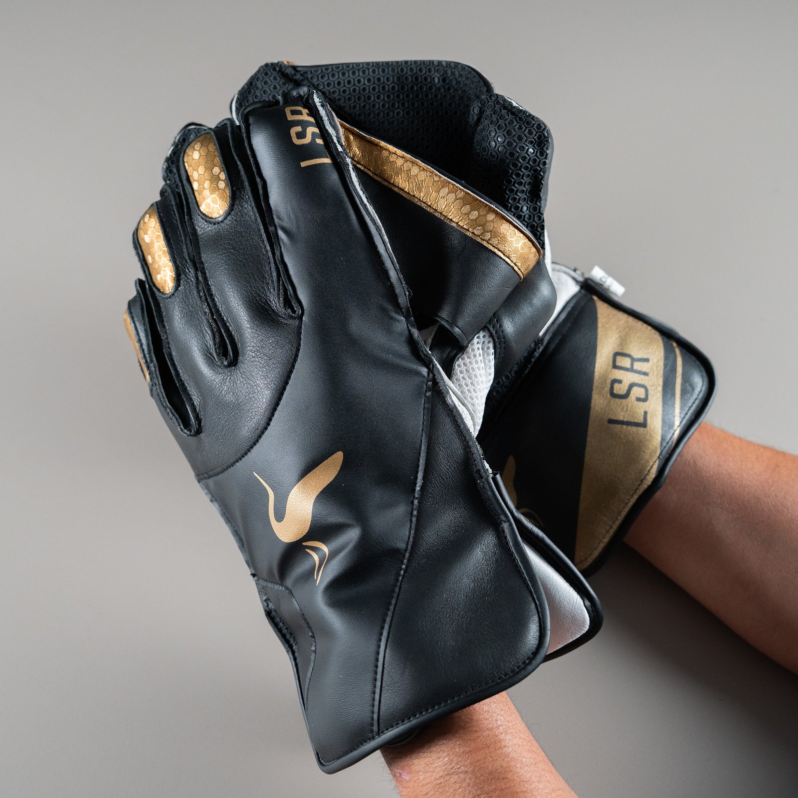 LSR SPORTS- OUTDOOR WICKET KEEPING GLOVES